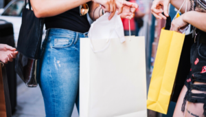 Garment-Polybag-Replacement-Solutions-for-Fashion-Brands